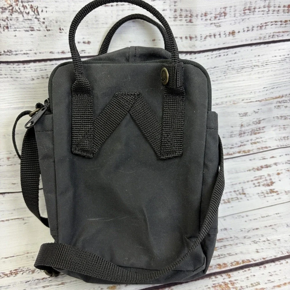 FjallRaven Kanken Sling Shoulder Bag Purse (Black) F23797 - Picture 6 of 10